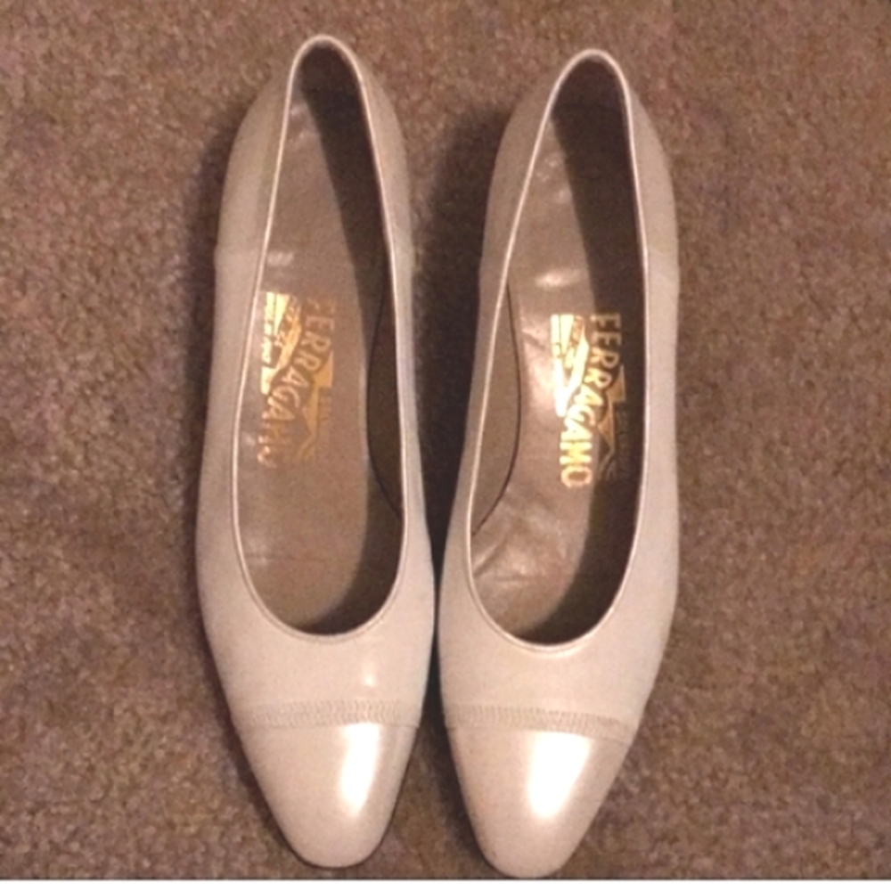 SALVATORE FERRAGAMO White Cap Toe Leather Loafers